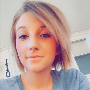 Meet your Posher, Monique